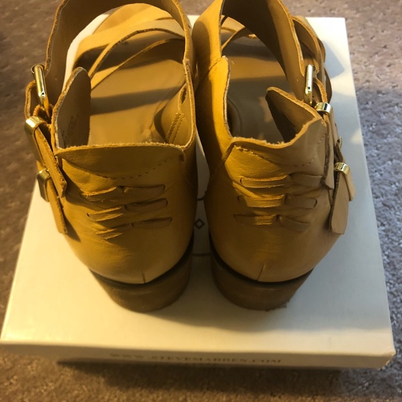 Steve Madden Rosana Sandal in Tan - Picture 4 of 8